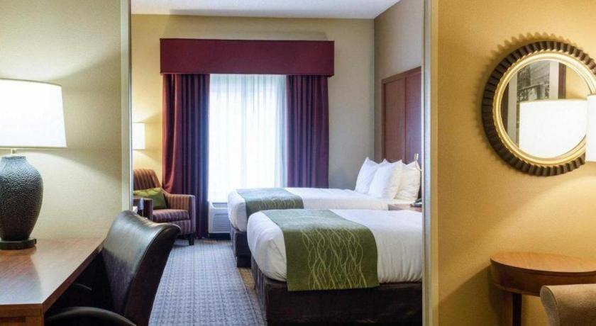 Comfort Suites Старквилл Экстерьер фото