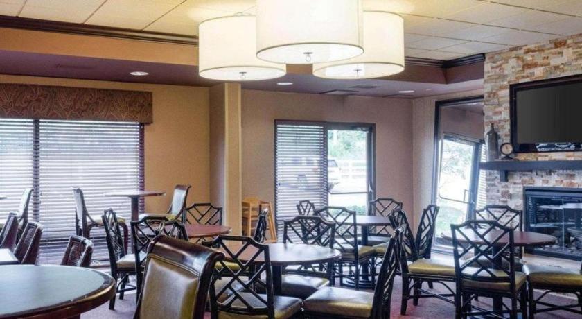 Comfort Suites Старквилл Экстерьер фото