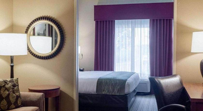 Comfort Suites Старквилл Экстерьер фото